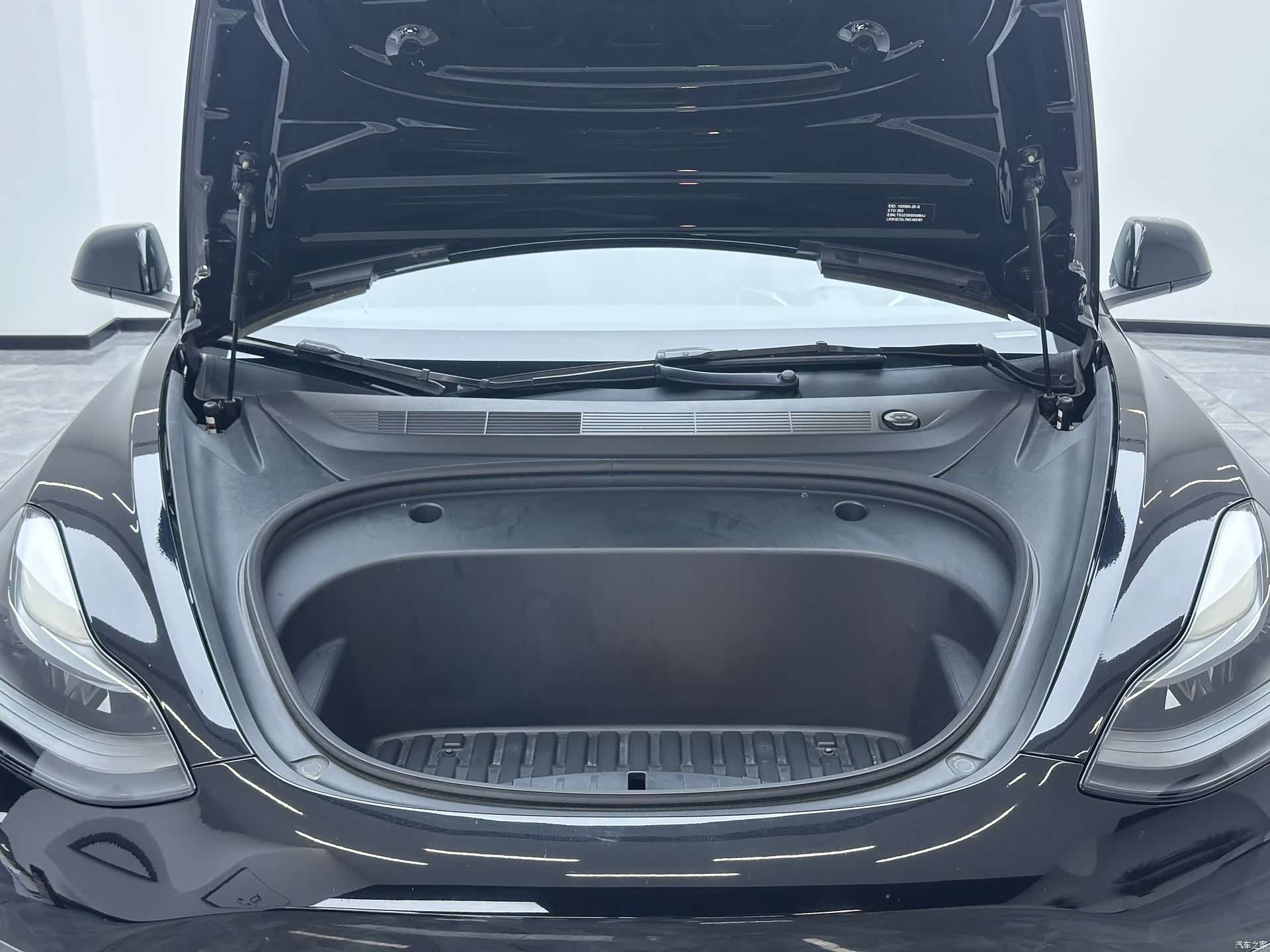 Tesla Model 3, 2022 9