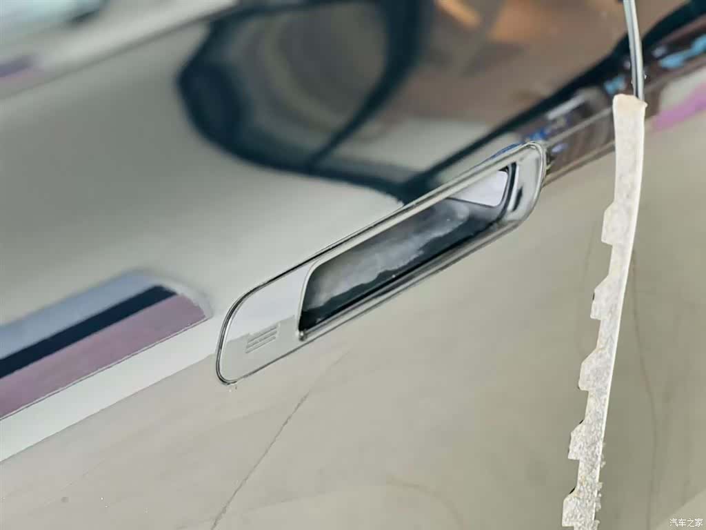 BMW iX, 2023 9