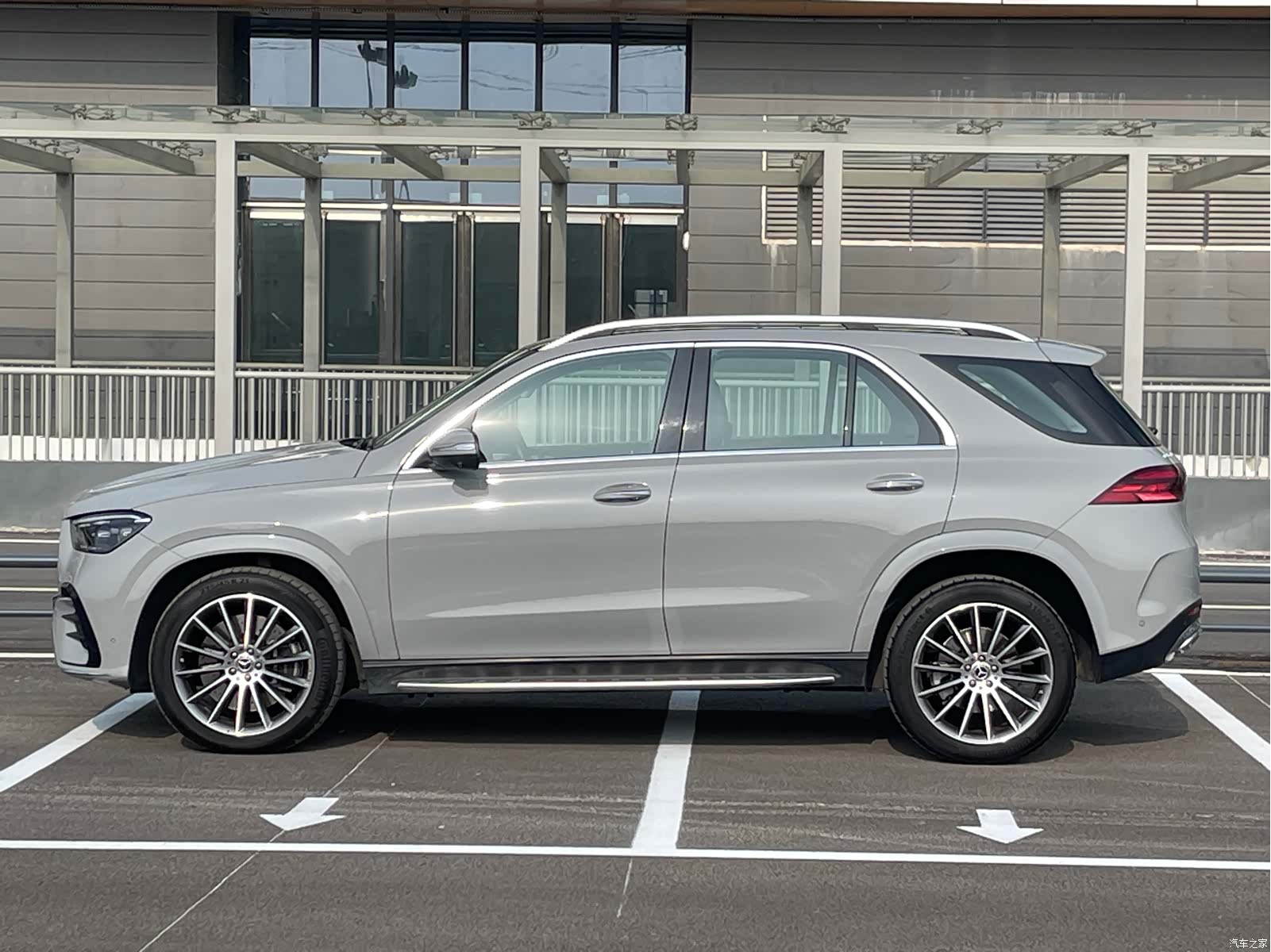Mercedes-Benz GLE, 2023 3