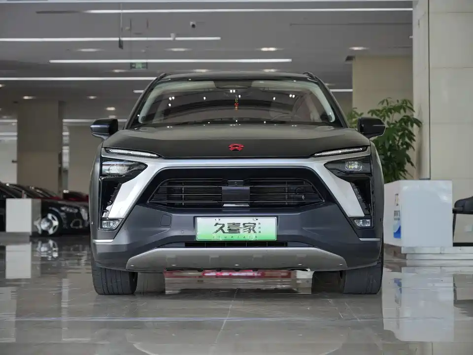 NIO ES8