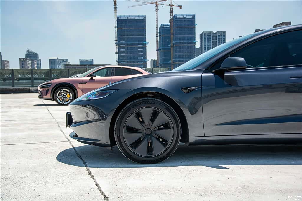 Tesla Model 3, 2024 4