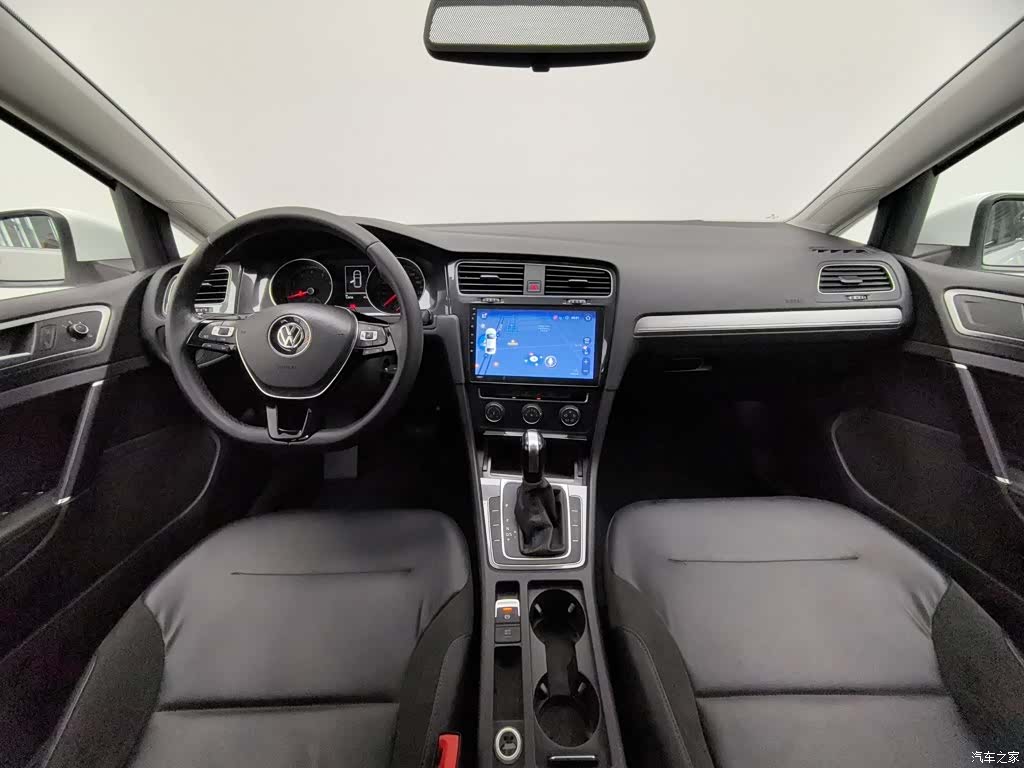 Volkswagen Golf, 2018 все фото
