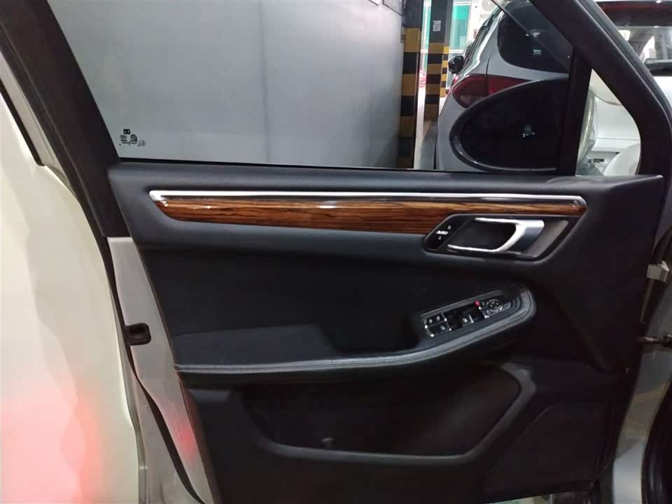 Zotye SR9 Zotye SR9