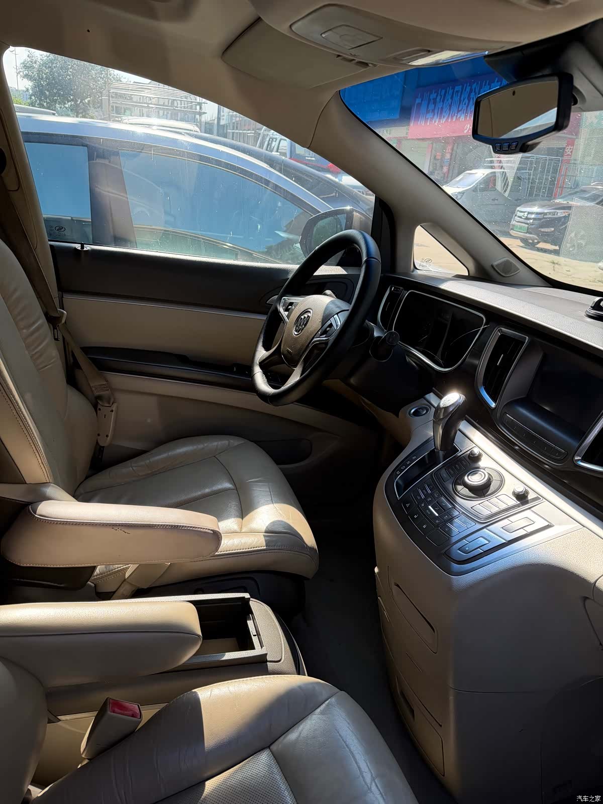 Buick GL8, 2013 3