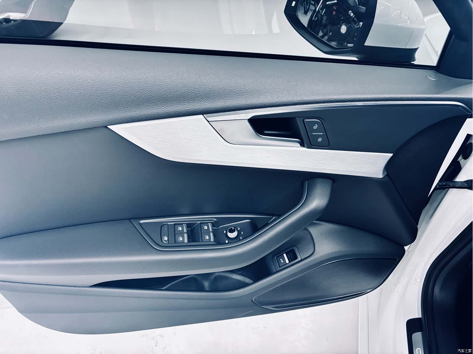 Audi A4L, 2019 14