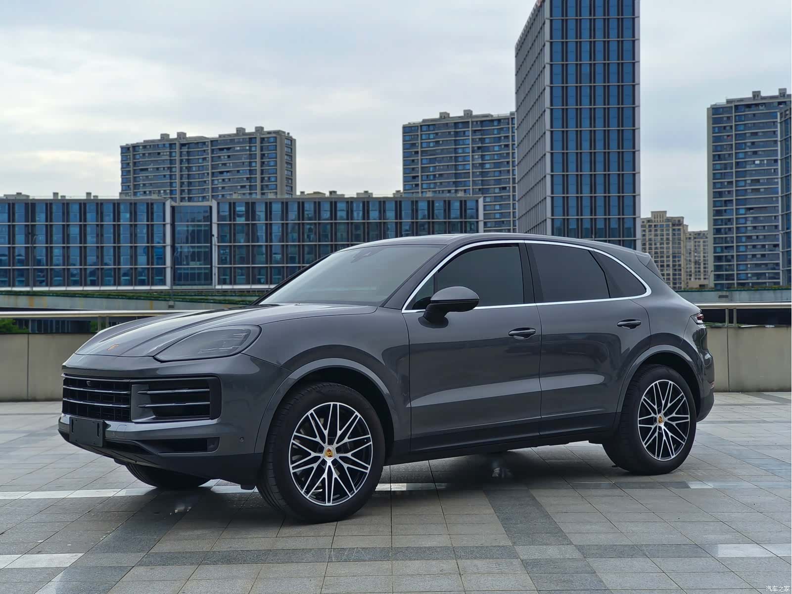 Porsche Cayenne, 2024 1
