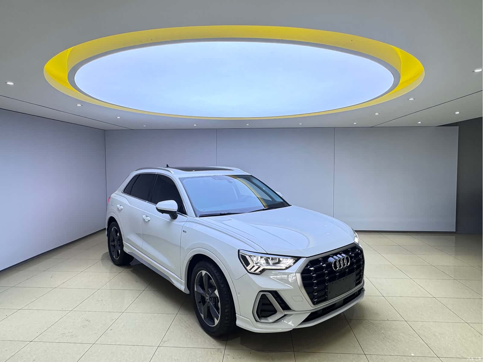 Audi Q3, 2023 3