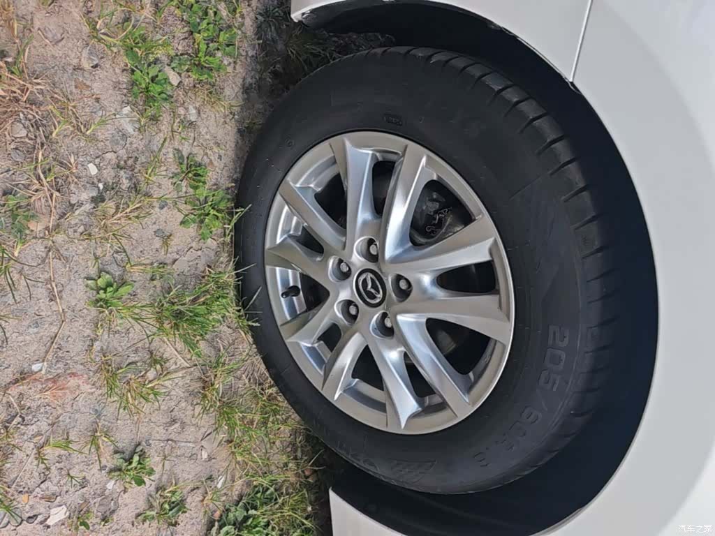 Mazda Mazda3, 2016 23