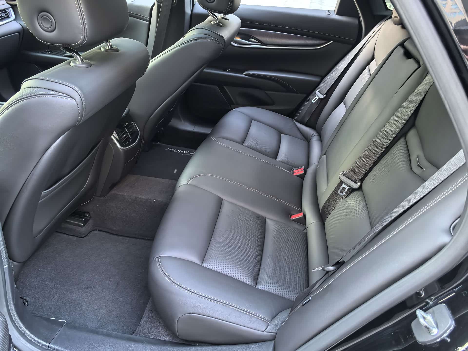 Cadillac XTS, 2019 18