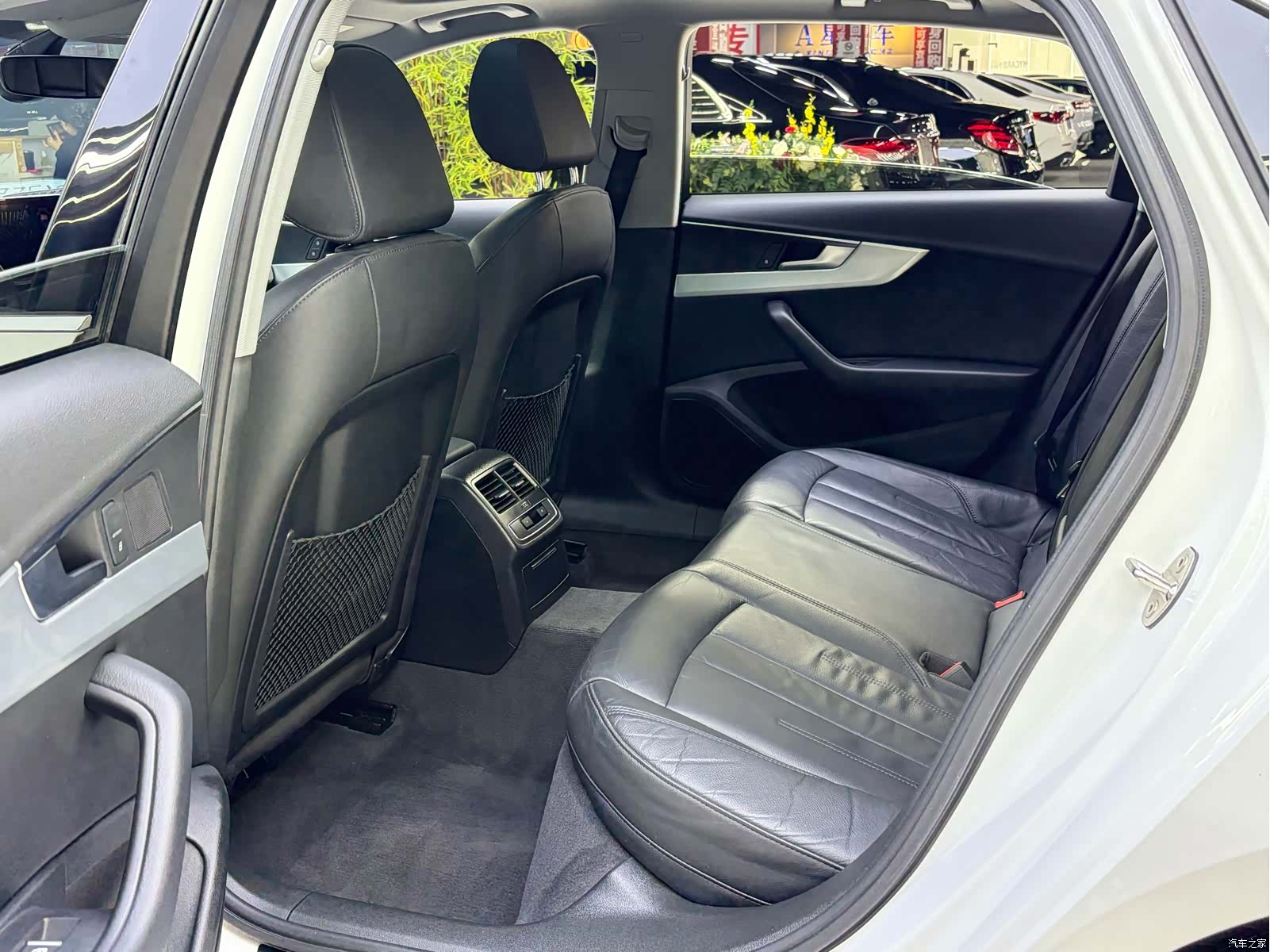 Audi A4L, 2018 15