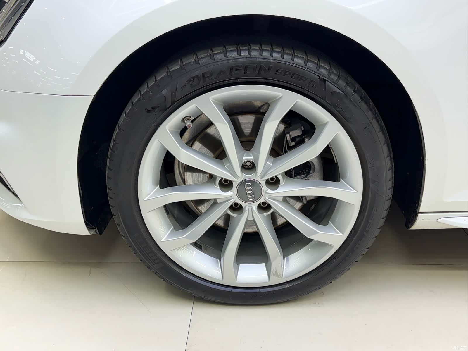 Audi A4L, 2018 11