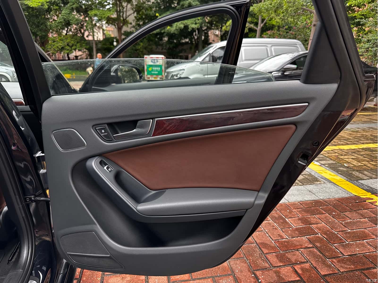 Audi A4L, 2013 24