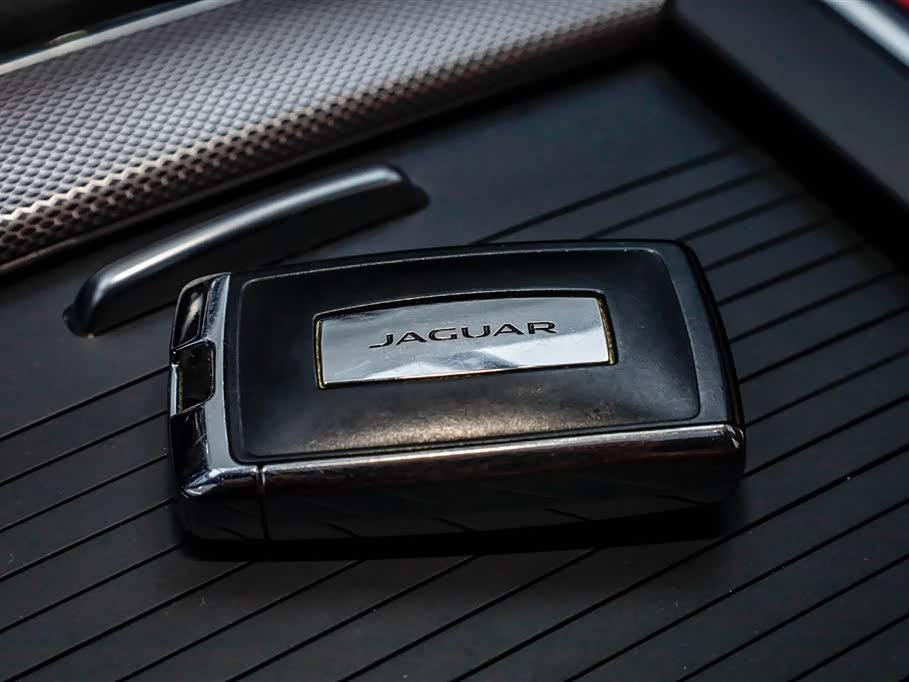 Jaguar XEL Jaguar XEL