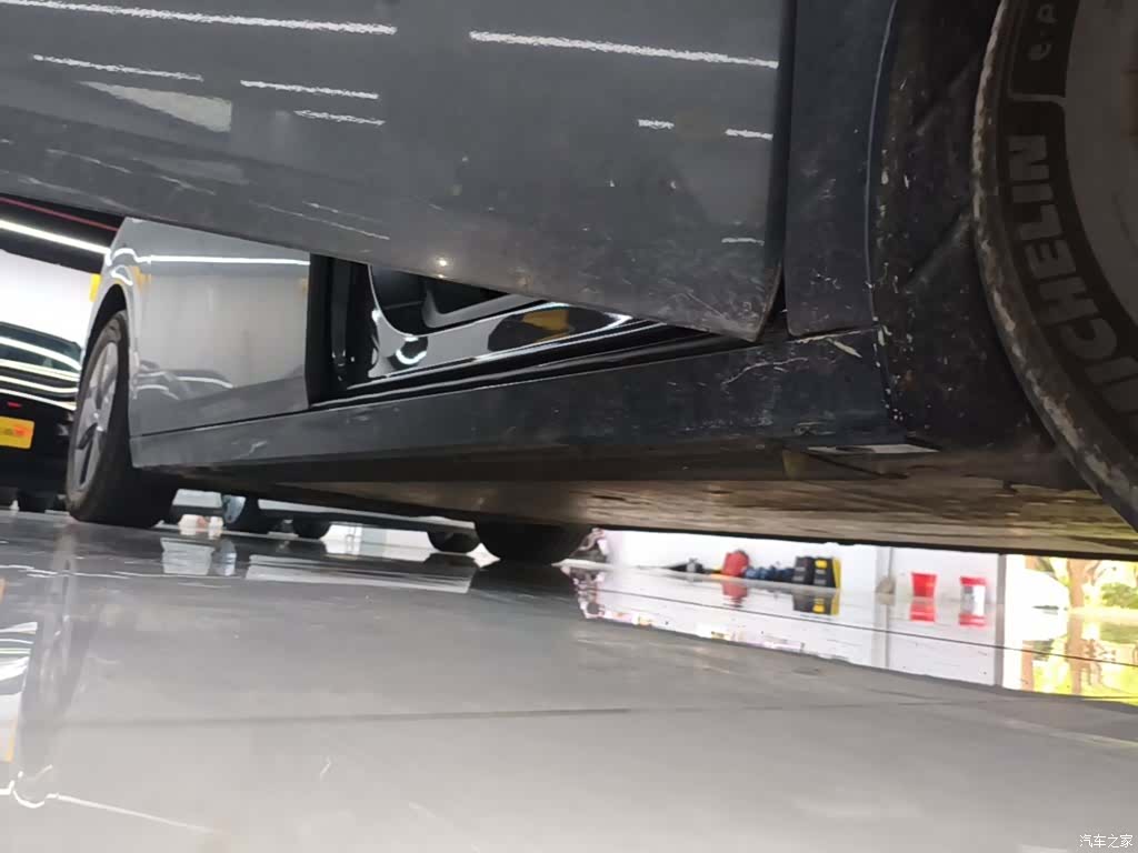 Li Auto MEGA, 2025 19