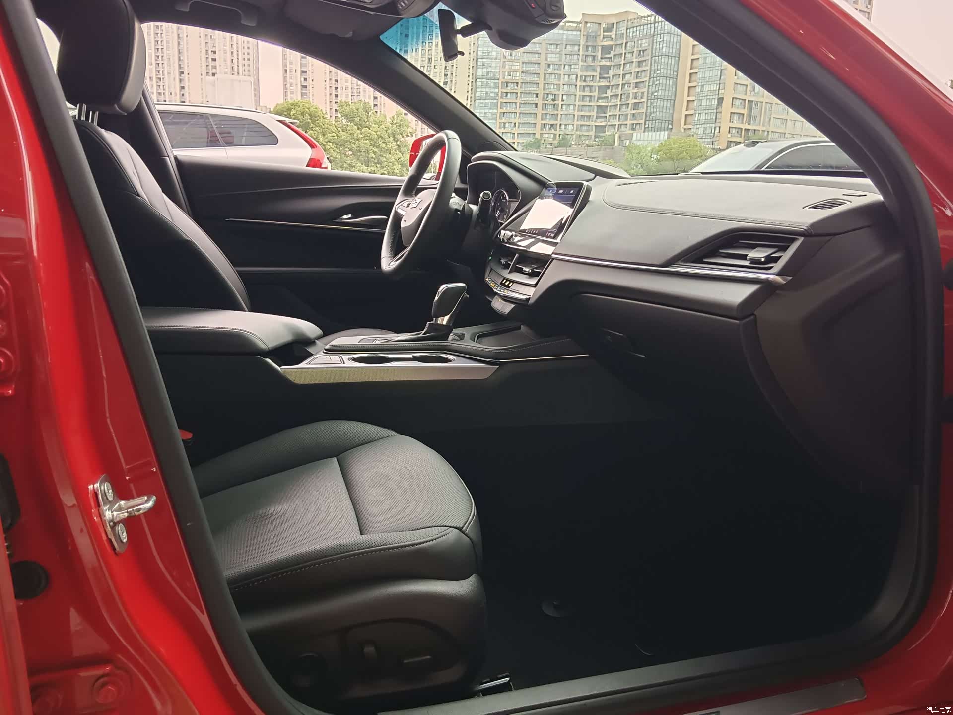 Cadillac CT4, 2023 13