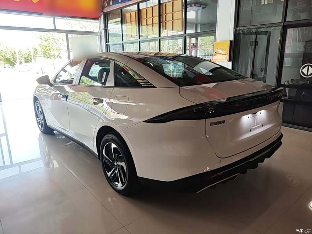 Geely Galaxy L6, 2026 все фото