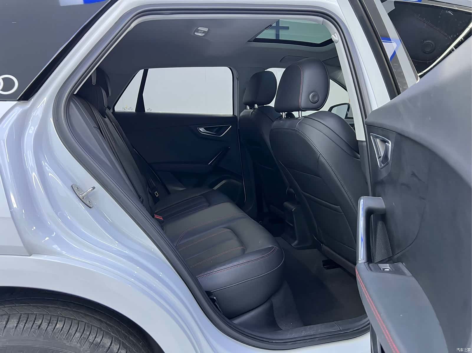 Audi Q2L, 2023 21