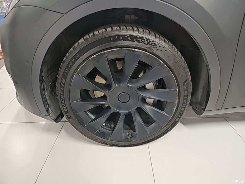 Tesla Model Y, 2021 25