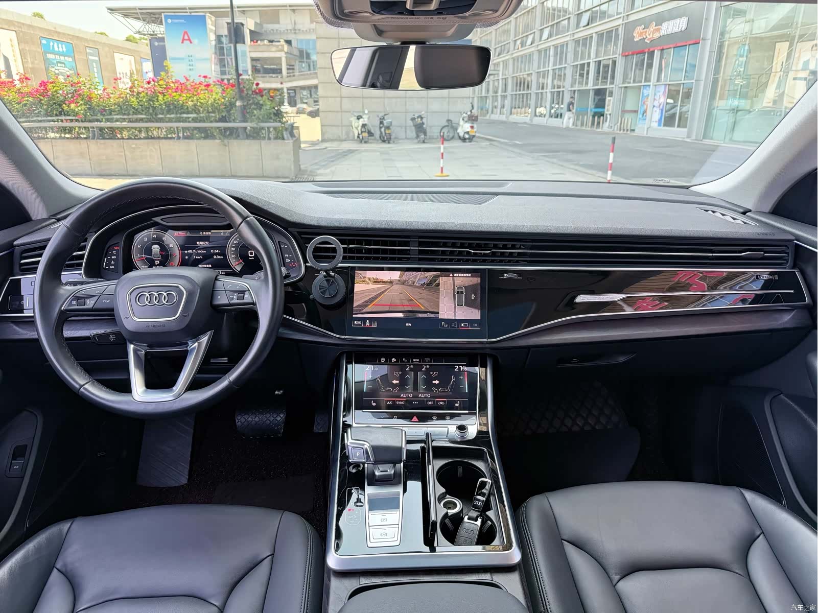 Audi Q8, 2021 10