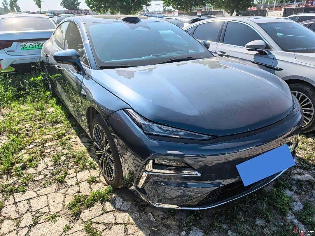 Geely 8, 2025 1