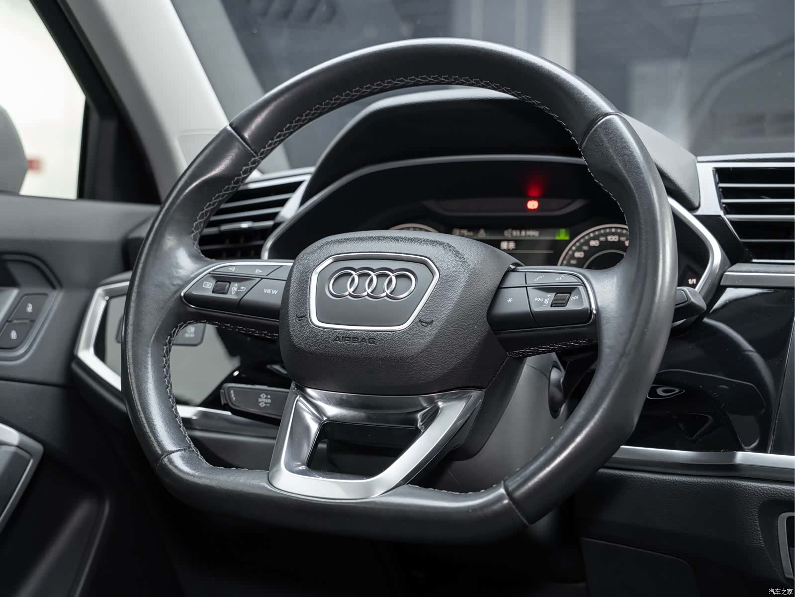 Audi Q3, 2023 18