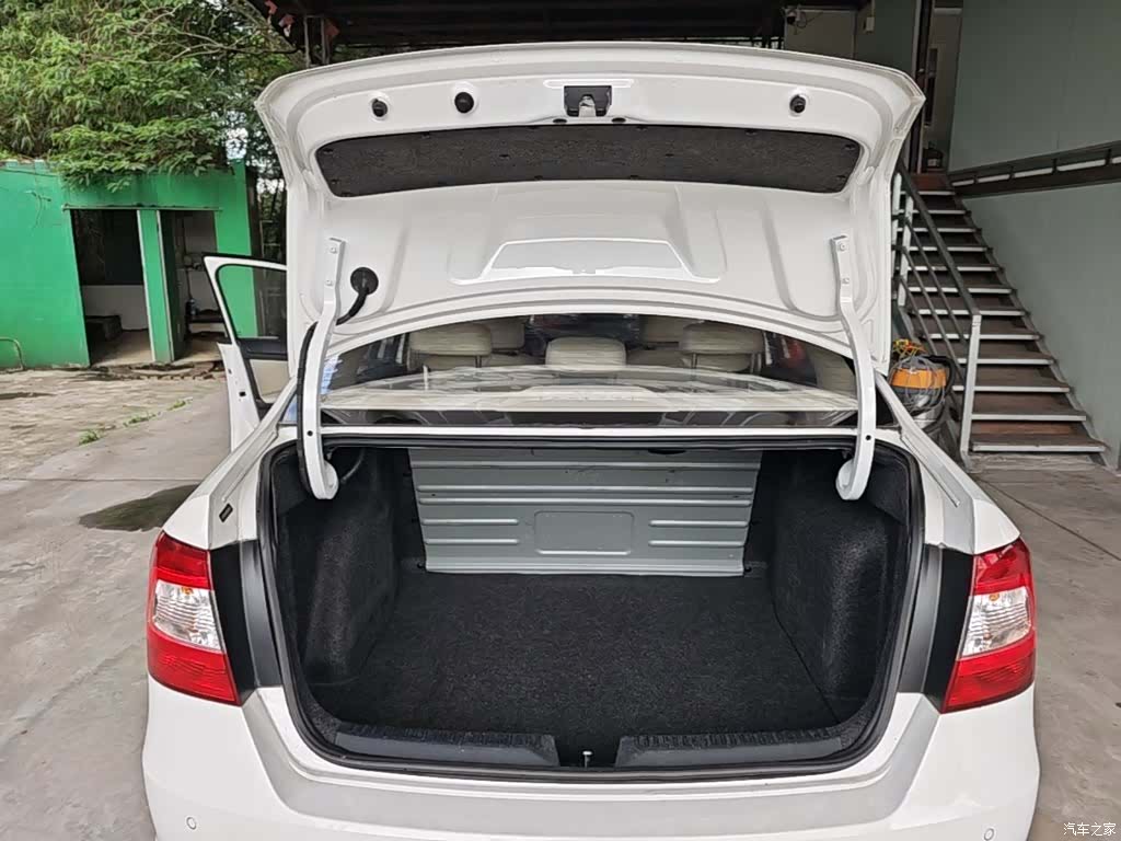 Skoda Rapid, 2016 9
