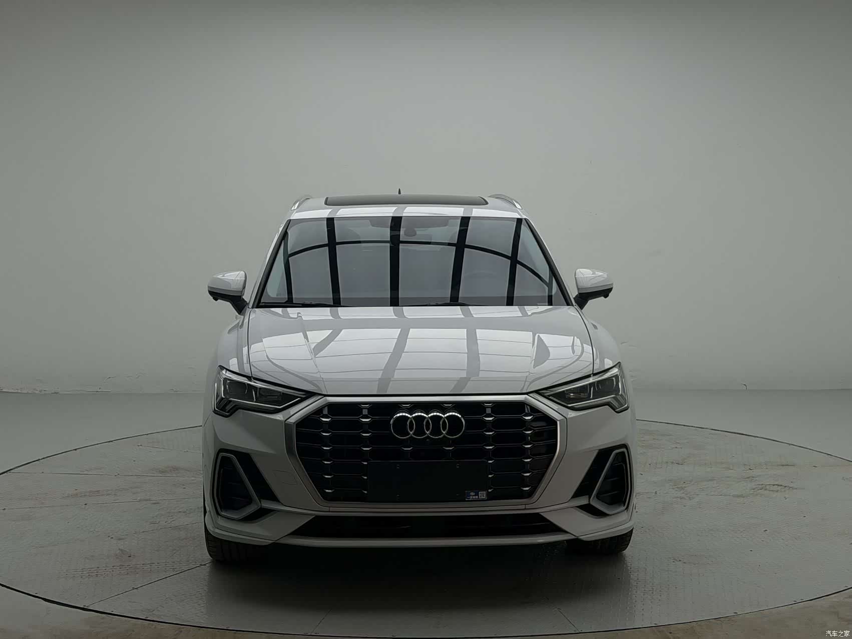 Audi Q3, 2022 2