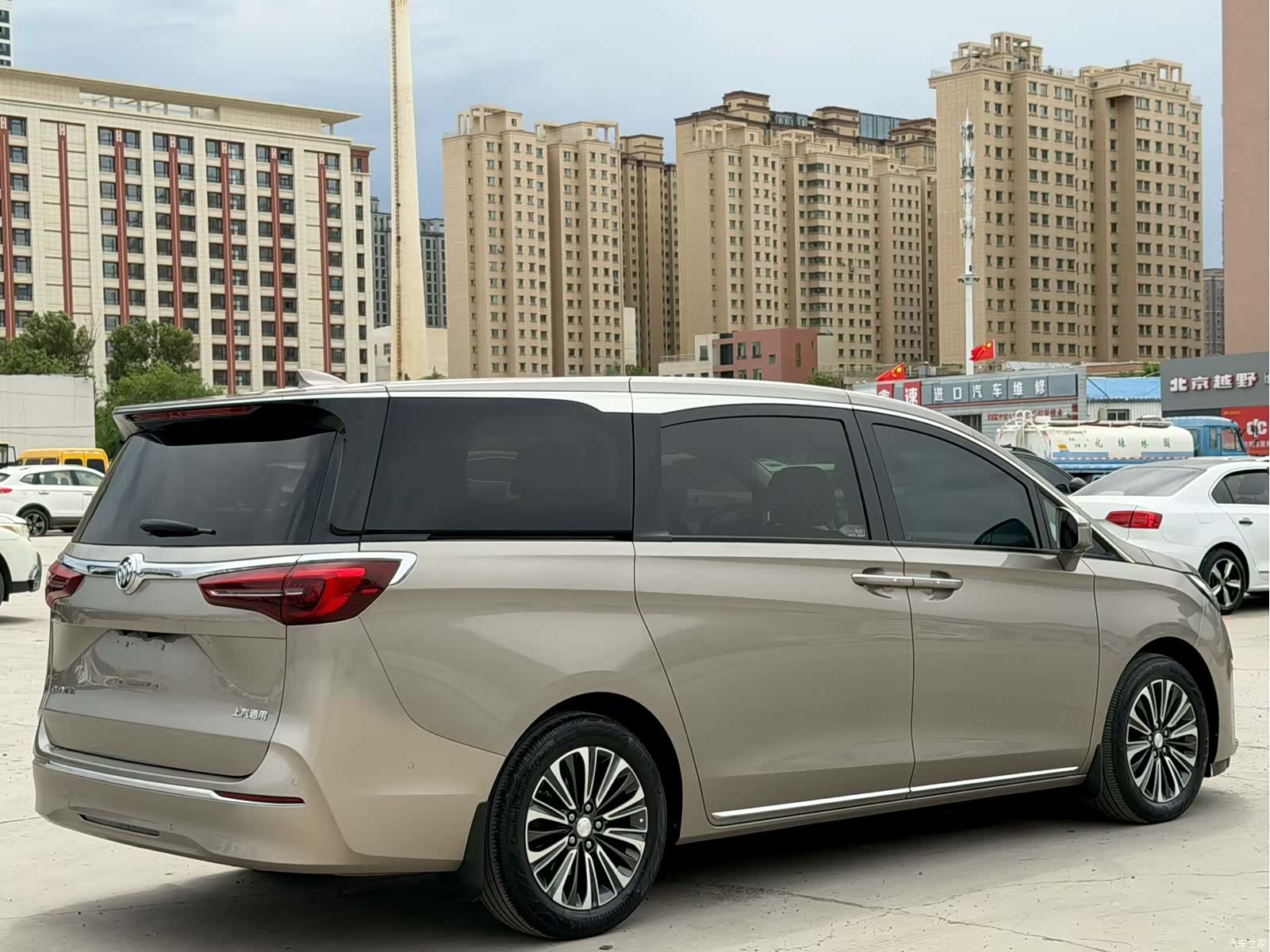 Buick GL8, 2023 9