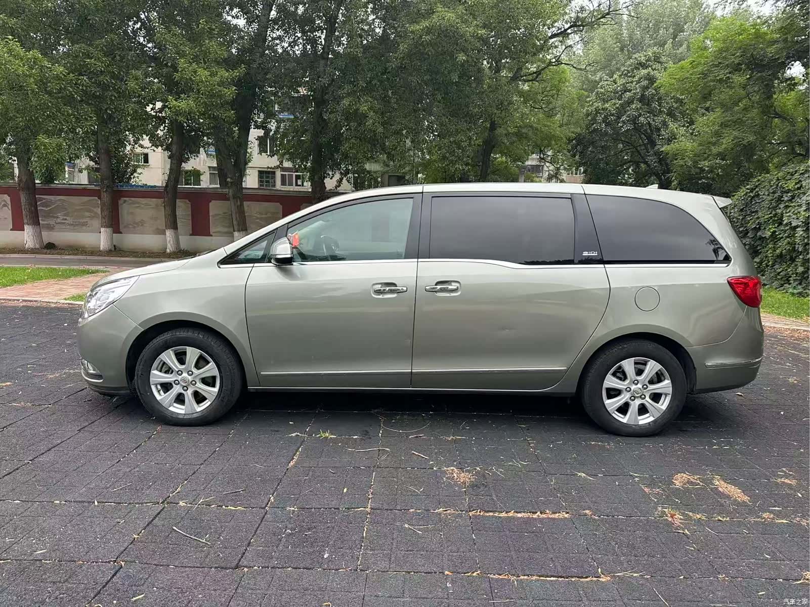 Buick GL8, 2015 7