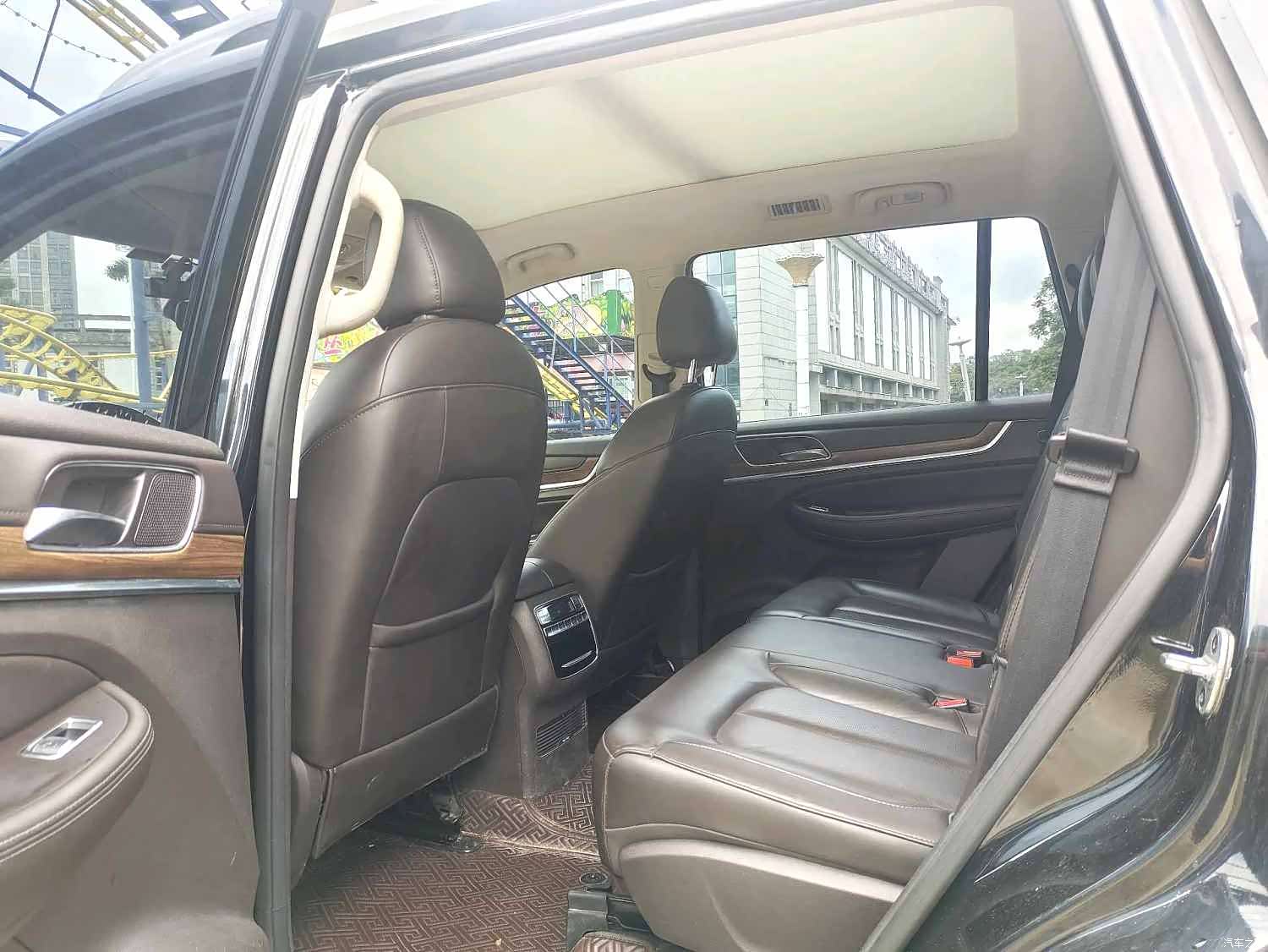 Roewe RX8, 2019 7