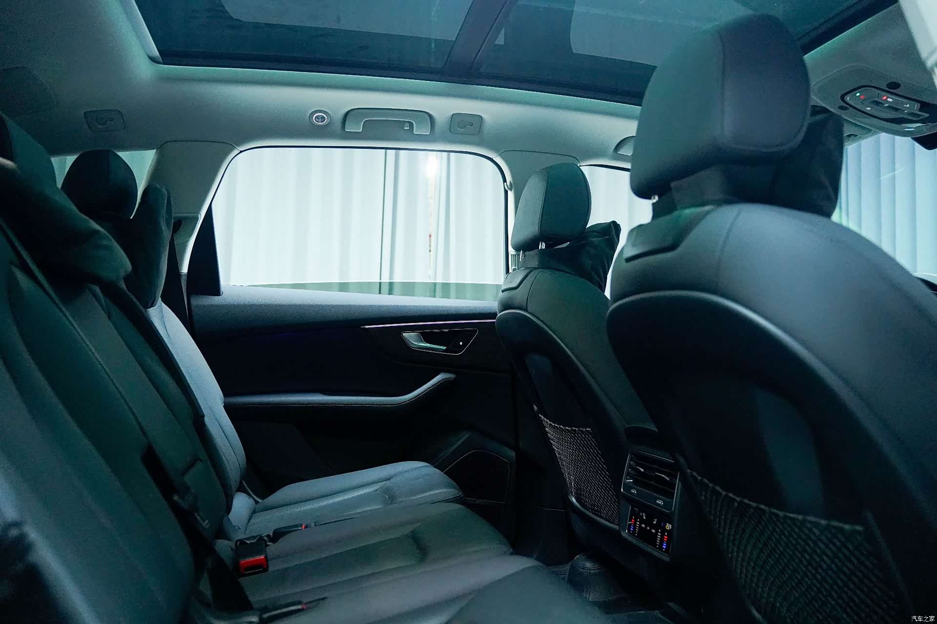 Audi Q7, 2023 10