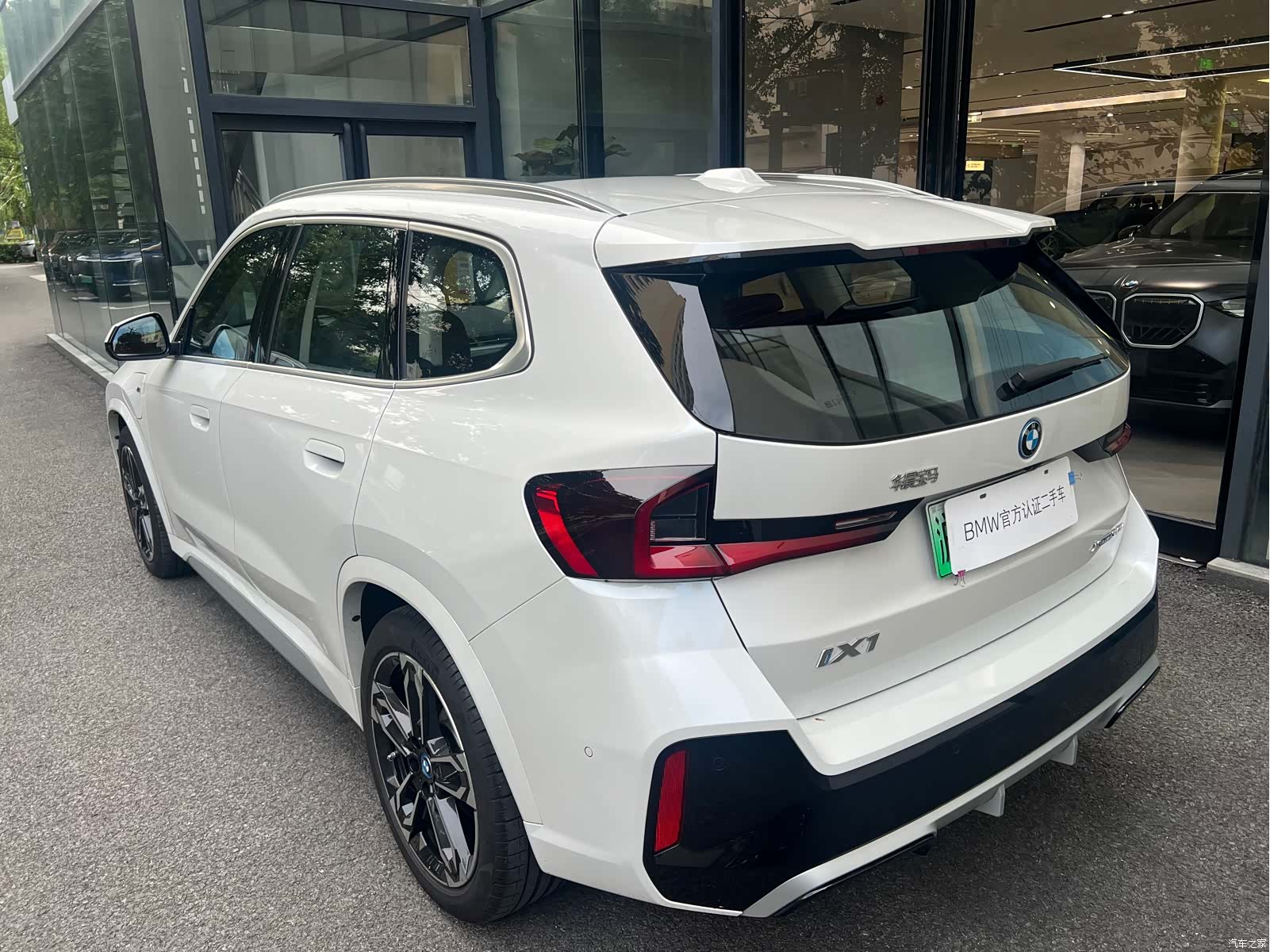 BMW iX1, 2025 все фото
