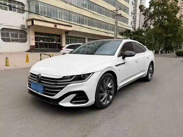 Volkswagen CC 2022 — купить из Китая под заказ
