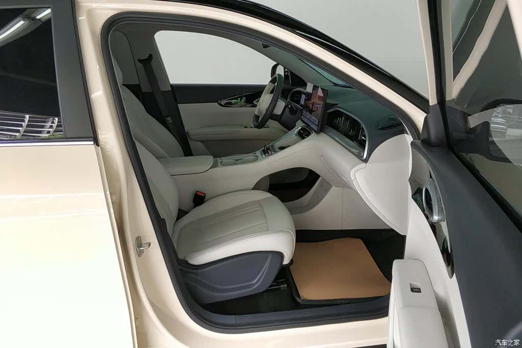 Geely Xingyuan, 2025 8
