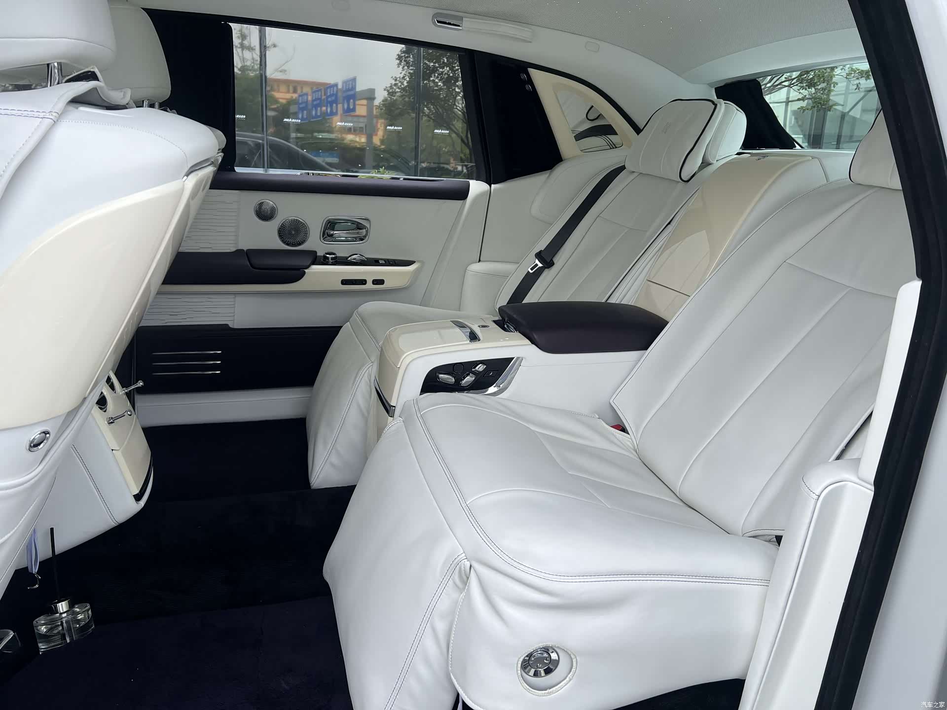 Rolls-Royce Phantom, 2019 11
