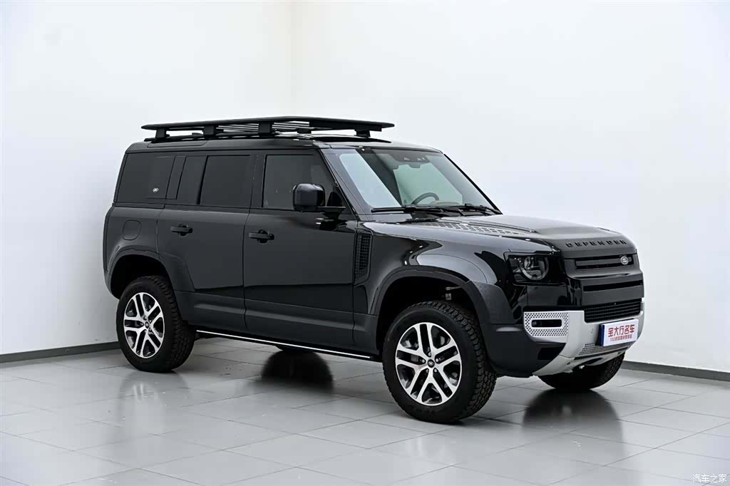 Land Rover Defender, 2024 4