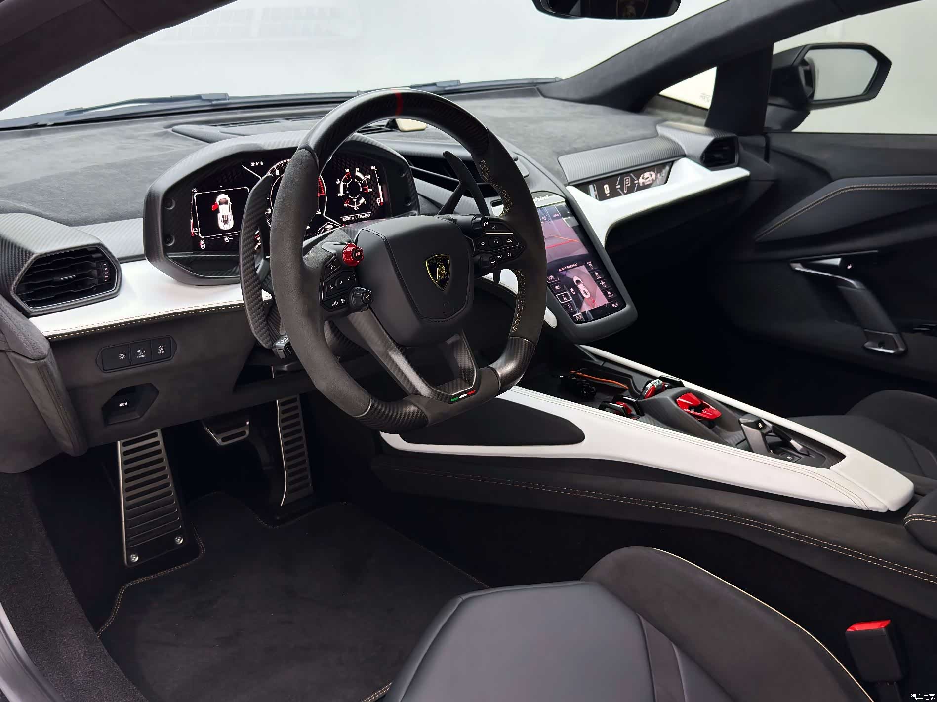 Lamborghini Revuelto, 2025 21
