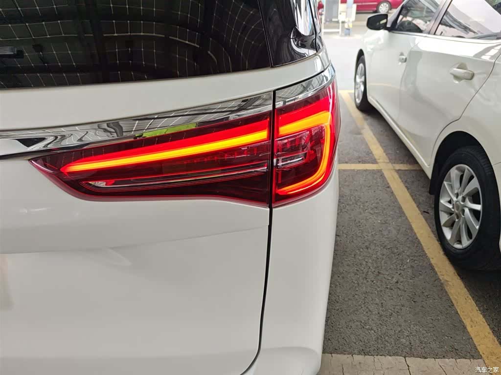 Buick GL8, 2022 8