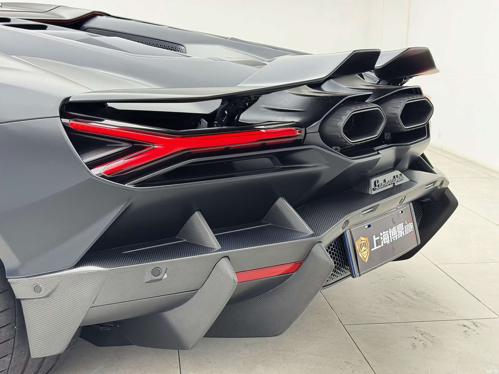 Lamborghini Revuelto, 2025 13