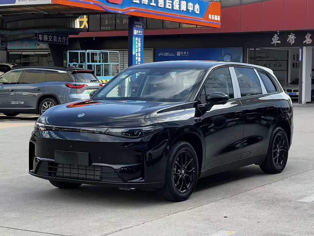 Leapmotor C10