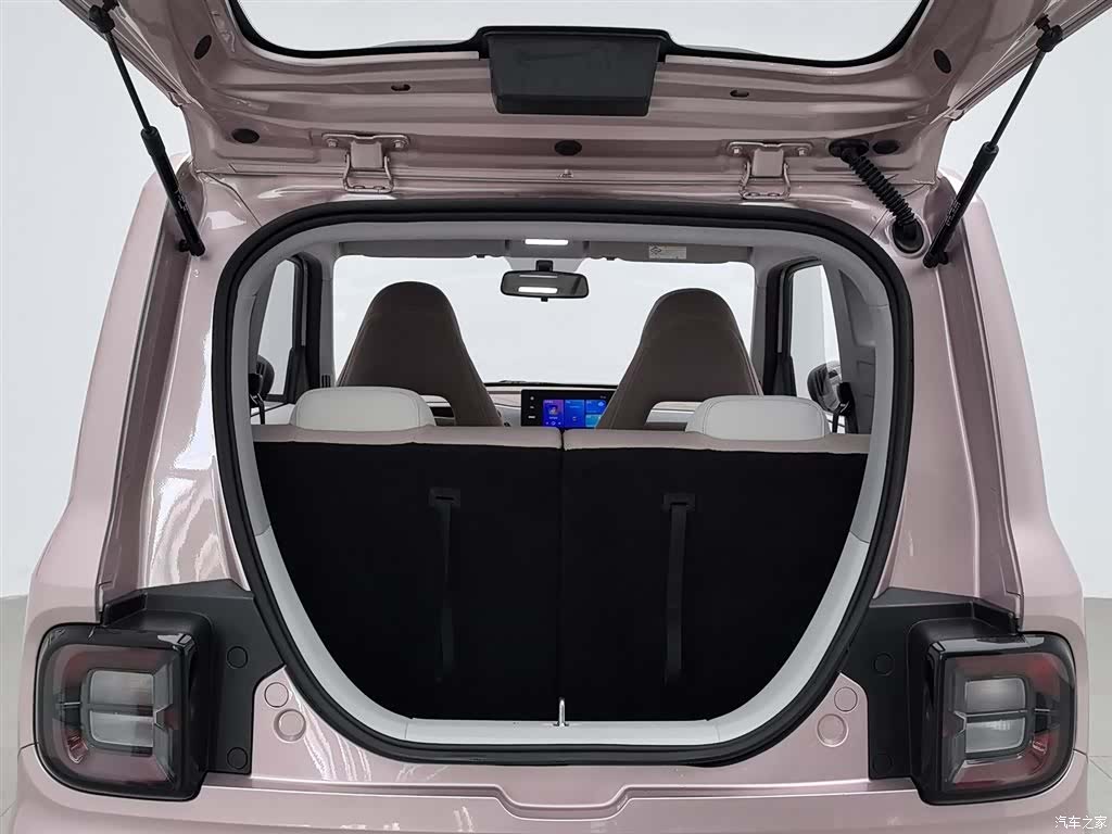 Geely Panda, 2025 16