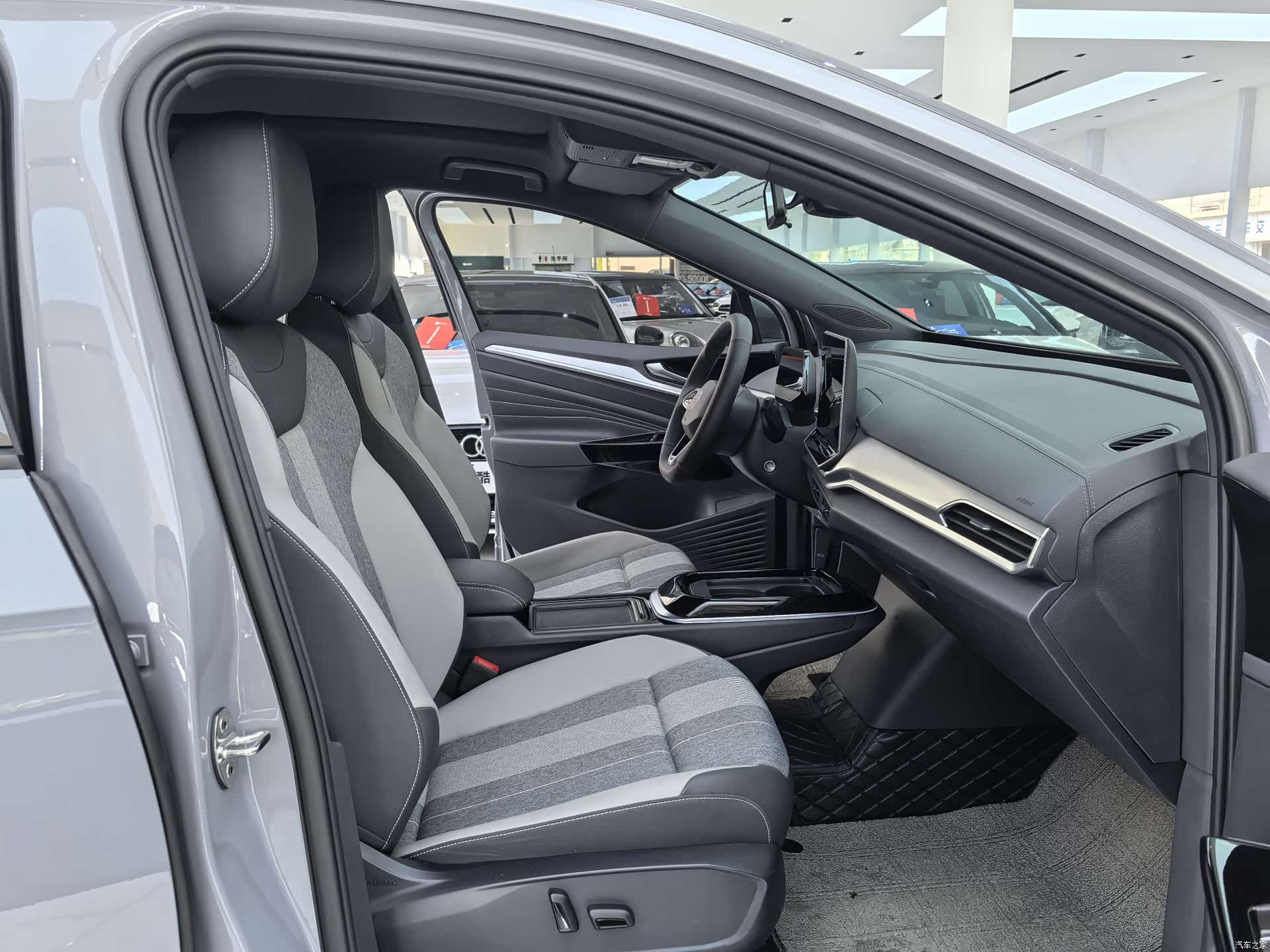 Volkswagen ID.4, 2025 12