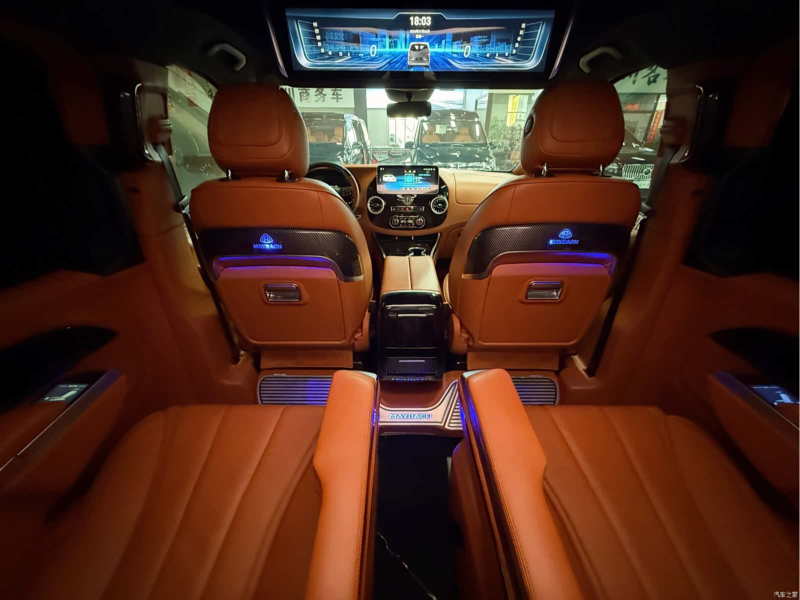 Mercedes-Benz 7, 2023 все фото