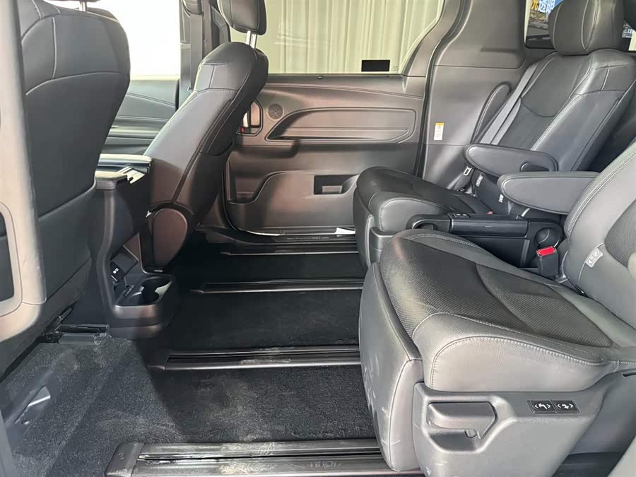 Toyota SIENNA 2022, фото 19
