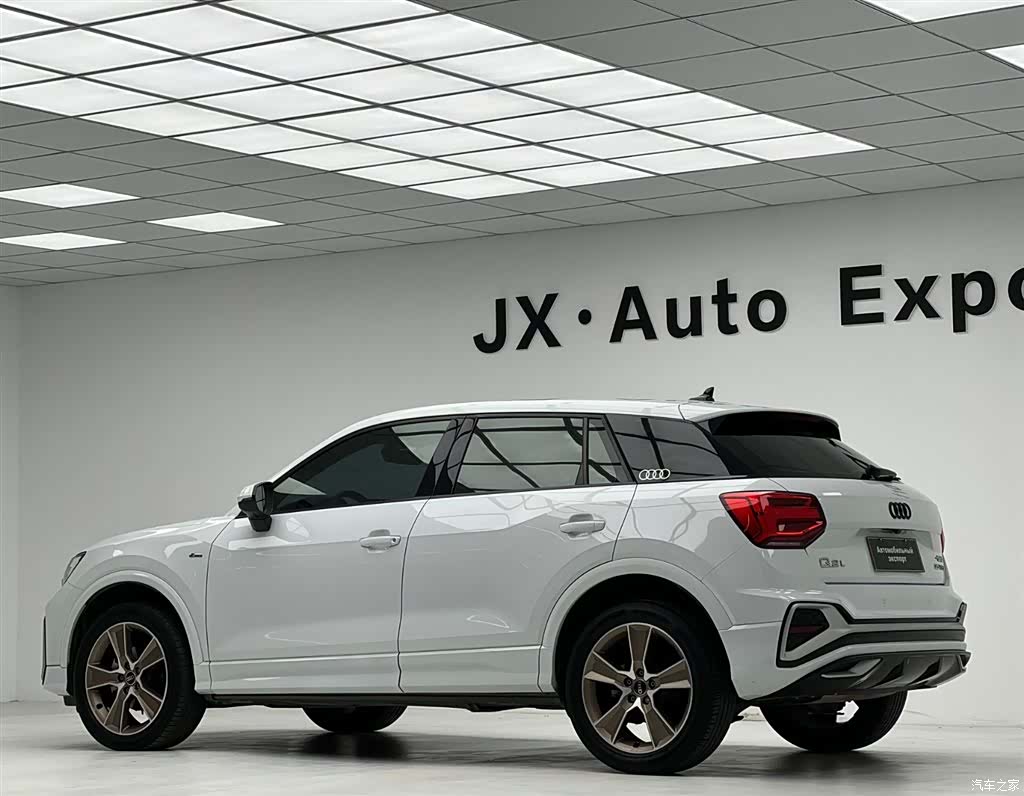 Audi Q2L, 2021 14