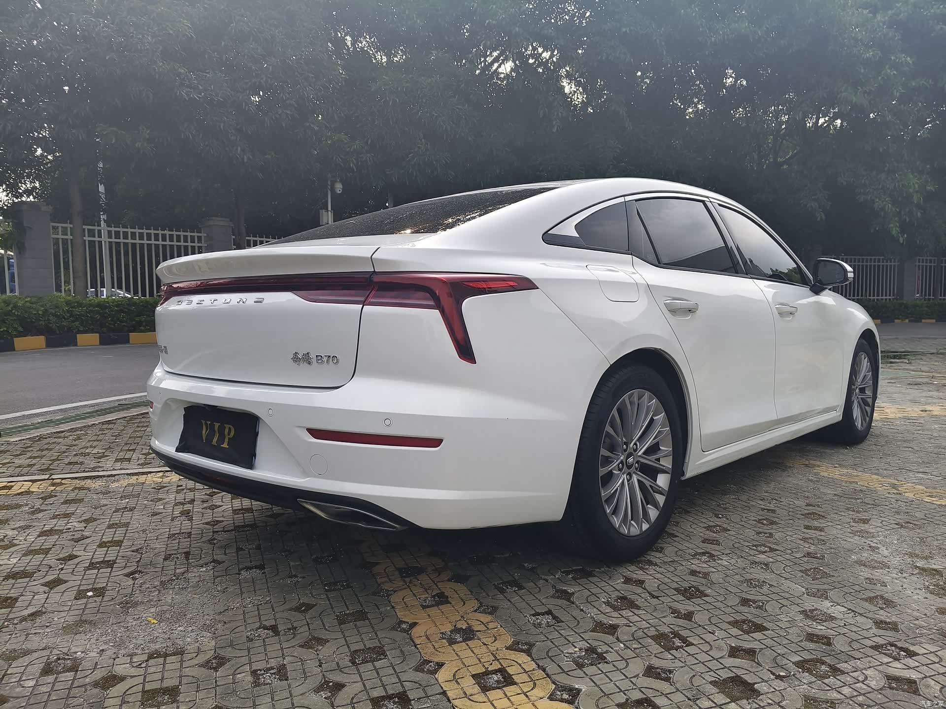 Bestune B70, 2022 18