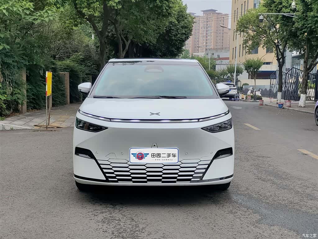 Xpeng X9, 2025 2