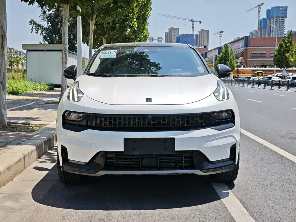 Lynk & Co 05