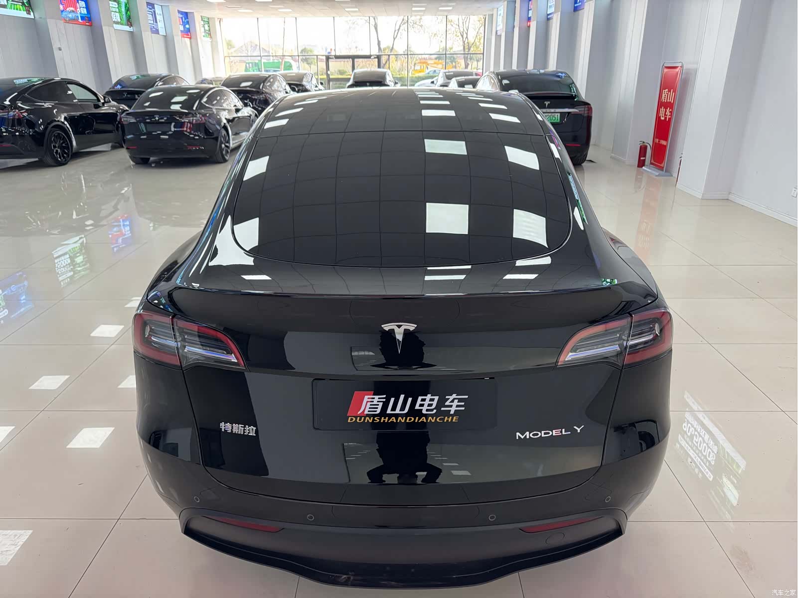 Tesla Model Y, 2023 все фото