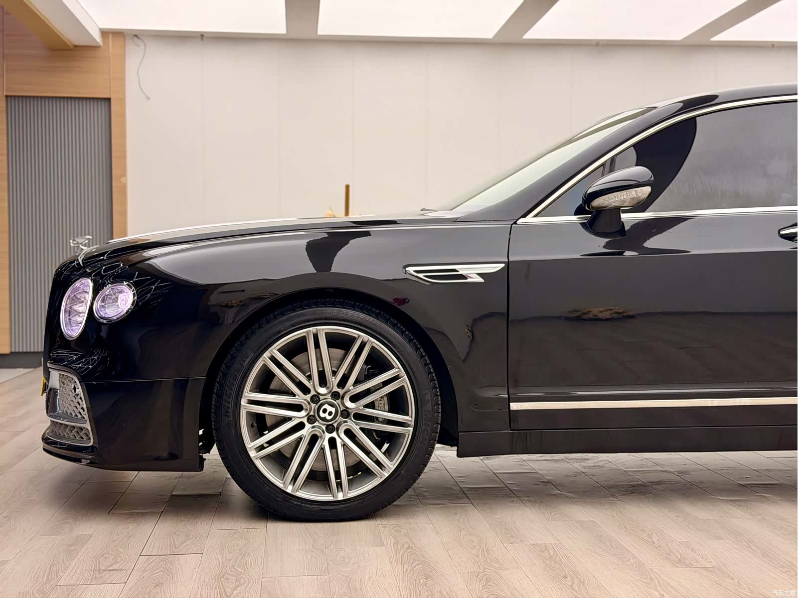 Bentley Flying Spur, 2010 9